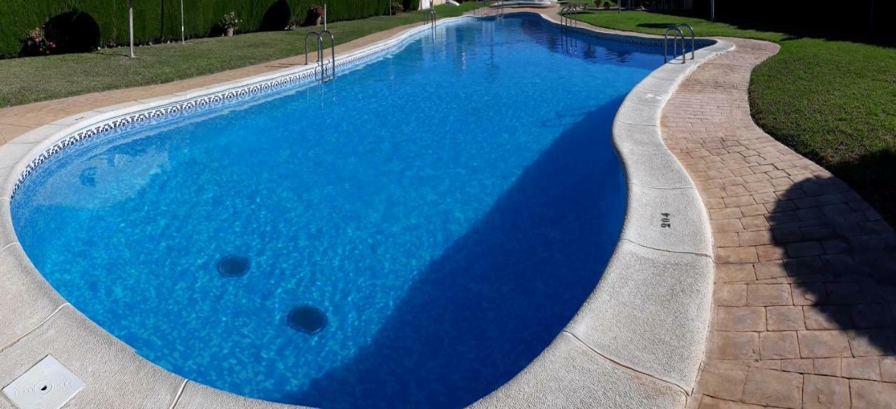 Fabulous Detached Large Villa 5 Bedrooms 3 Bathrooms Backing Onto Villamartin Golf Course Εξωτερικό φωτογραφία